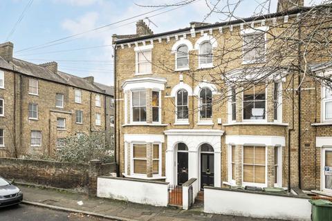 2 bedroom flat to rent, Chantrey Road, London SW9