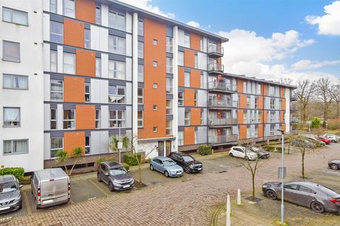 2 bedroom ground floor flat for sale, Commonwealth Drive, Three Bridges, Crawley, West Sussex