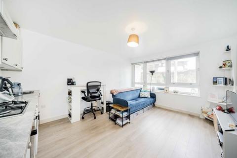 1 bedroom flat for sale, Clifton Road, London SW19