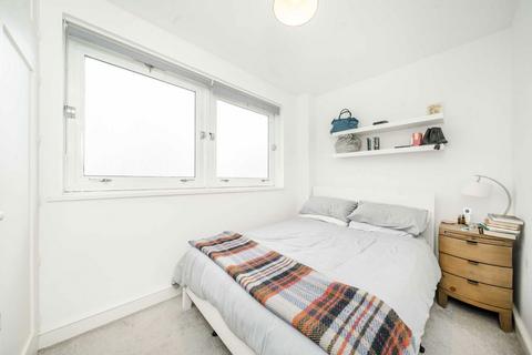 1 bedroom flat for sale, Clifton Road, London SW19