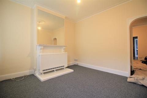 2 bedroom terraced house to rent, Churchill Road, Norwich NR3