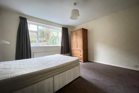 2 bedroom flat to rent, Morris Lane, Kirkstall, Leeds, LS5