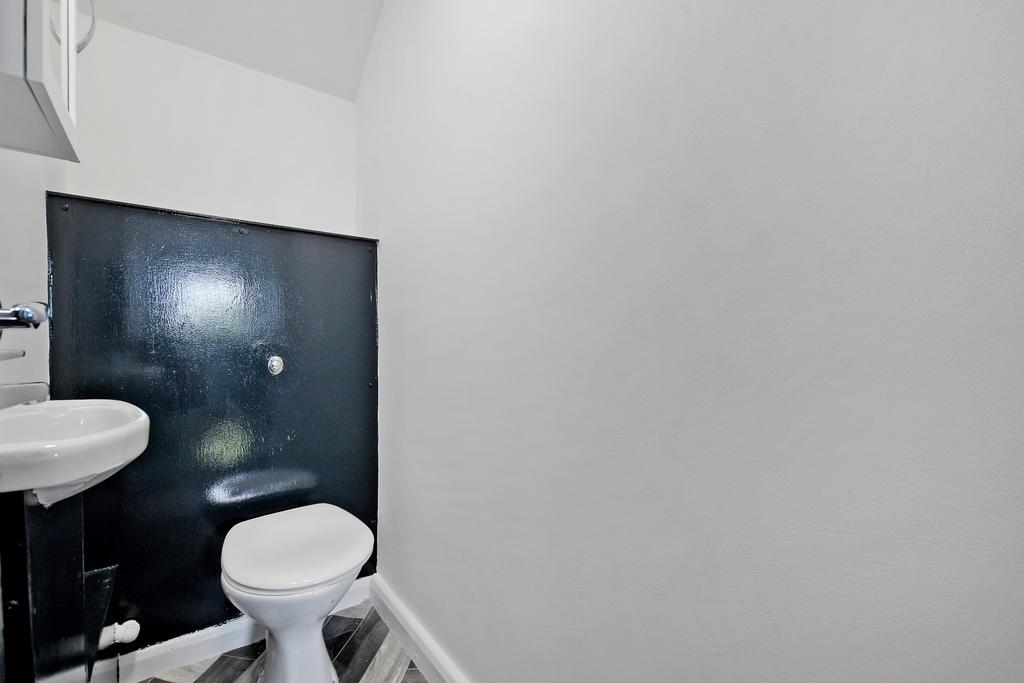 Toilet Room (2 In Total)