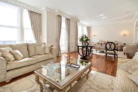 7 bedroom terraced house to rent, HERBERT CRESCENT, London, SW1X