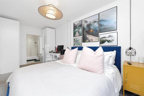 2 bedroom flat for sale, 116 Cricklewood Lane, London NW2