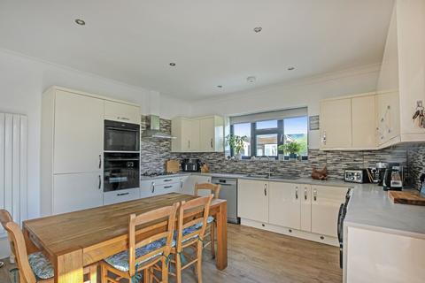 6 bedroom detached bungalow for sale, Hythe Road, Romney Marsh TN29