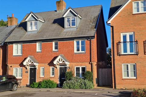 3 bedroom semi-detached house for sale, Acacia Crescent, Angmering BN16