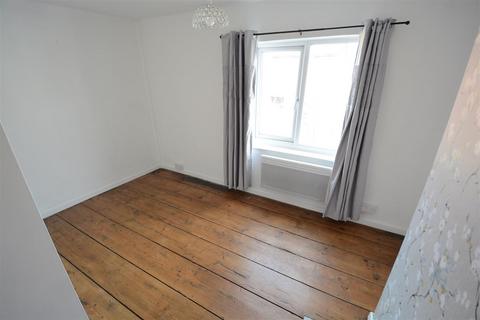 2 bedroom house to rent, Rythergate, Cawood,