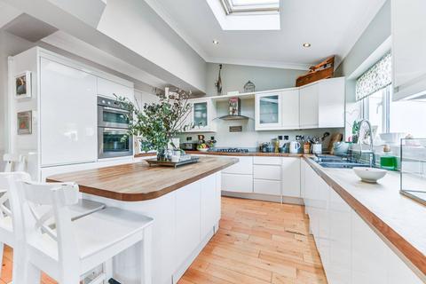 5 bedroom end of terrace house for sale, Briar Avenue, Streatham Common, London, SW16