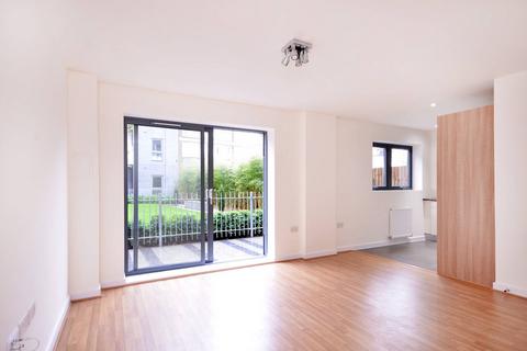 1 bedroom flat to rent, Eric Street, Mile End, London, E3