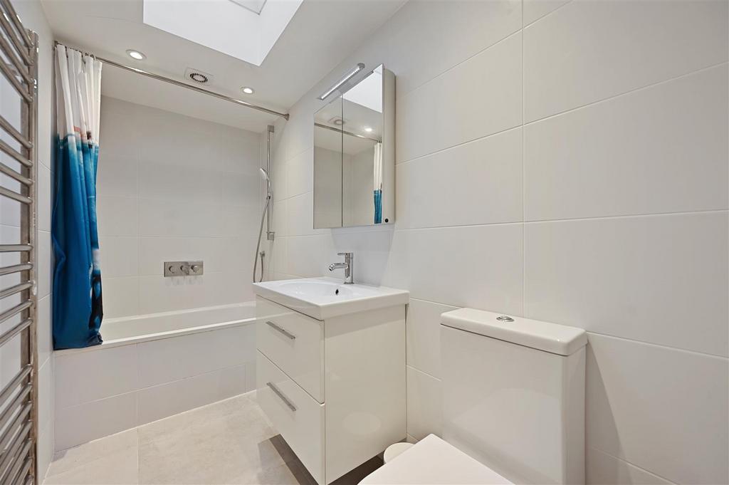 Carthew Road - Bathroom B3 (1).JPG