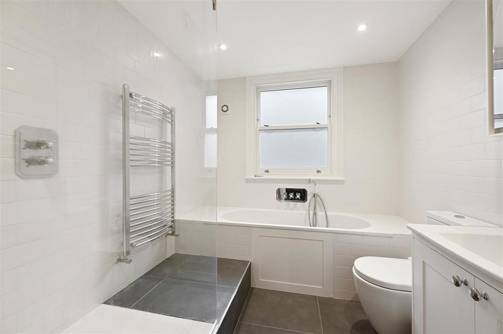 Carthew Road - Bathroom3 (1).JPG