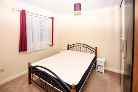 1 bedroom flat to rent, Cameron Square, Mitcham CR4