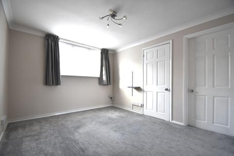 2 bedroom flat to rent, Morton Old Road, Brading PO36