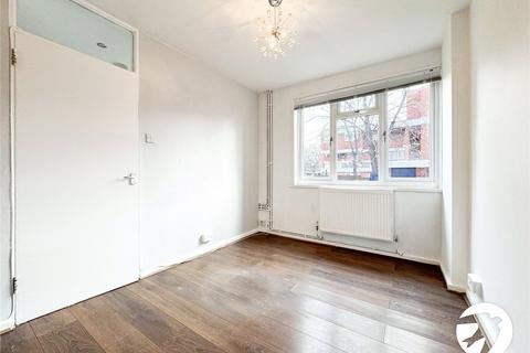 2 bedroom maisonette to rent, Clendon Way, London, SE18