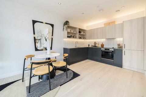 2 bedroom flat for sale, The Mall, London W5