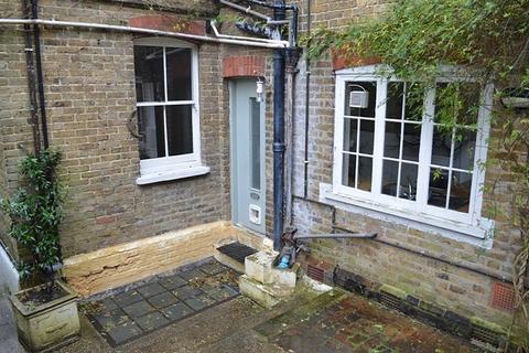 Flat 2, 11 Croft Road, Godalming, GU7 1BS