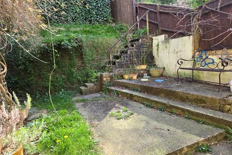 Flat 2, 11 Croft Road, Godalming, GU7 1BS