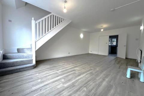 3 bedroom terraced house to rent, ENFIELD,