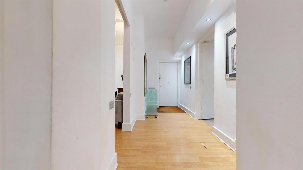 Flat 1 167 CRHallway.jpg