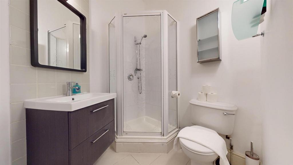 Flat 1 167 CRbathroom2.1.jpg