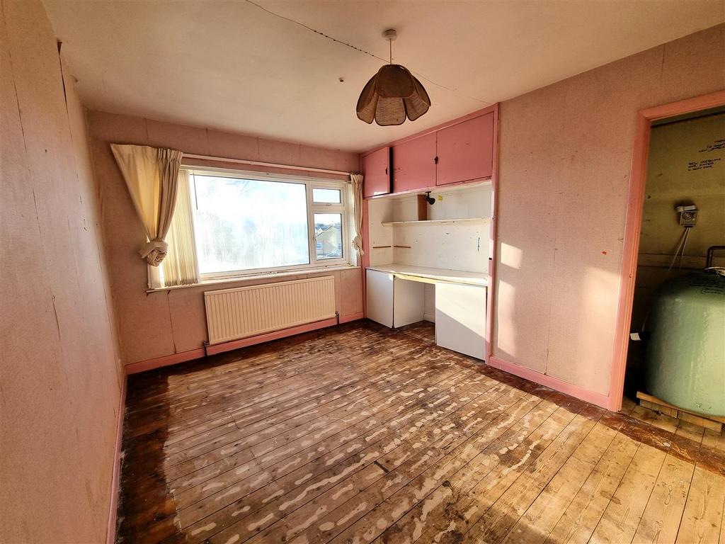 35 Purleigh - Bedroom 1.jpg
