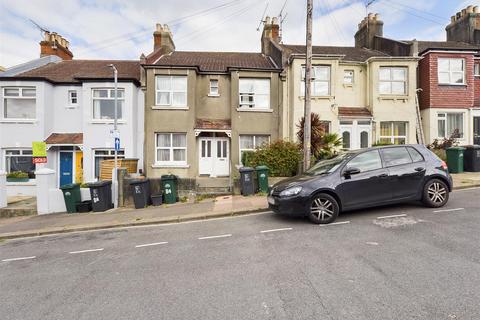 3 bedroom flat to rent, Totland Road, Brighton, East Sussex