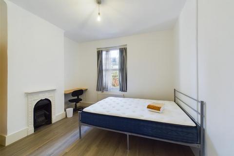 3 bedroom flat to rent, Totland Road, Brighton, East Sussex