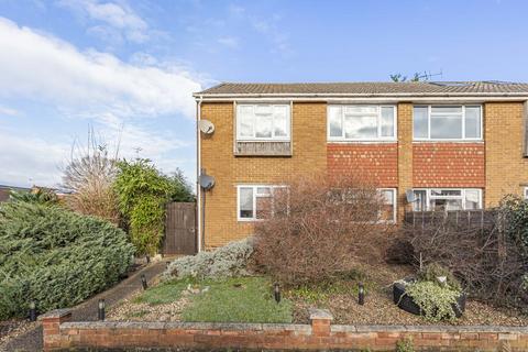 2 bedroom maisonette for sale, Seymour Way, Sunbury-on-Thames, Surrey, TW16