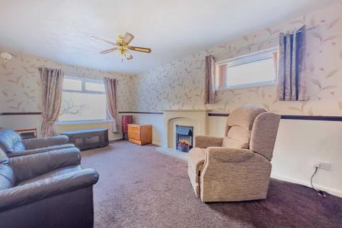 2 bedroom detached bungalow for sale, Oakwell Avenue, Batley