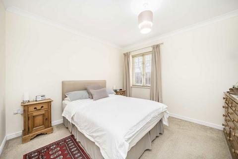 1 bedroom flat for sale, Heathlands Close, Sunbury-On-Thames TW16