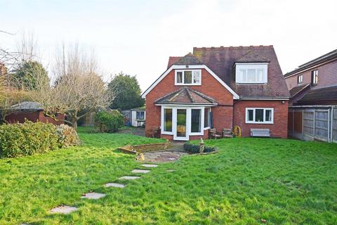 5 bedroom detached house for sale, Century Road, Gillingham