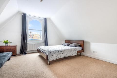 2 bedroom flat to rent, Brunswick Road, Kingston Upon Thames KT2