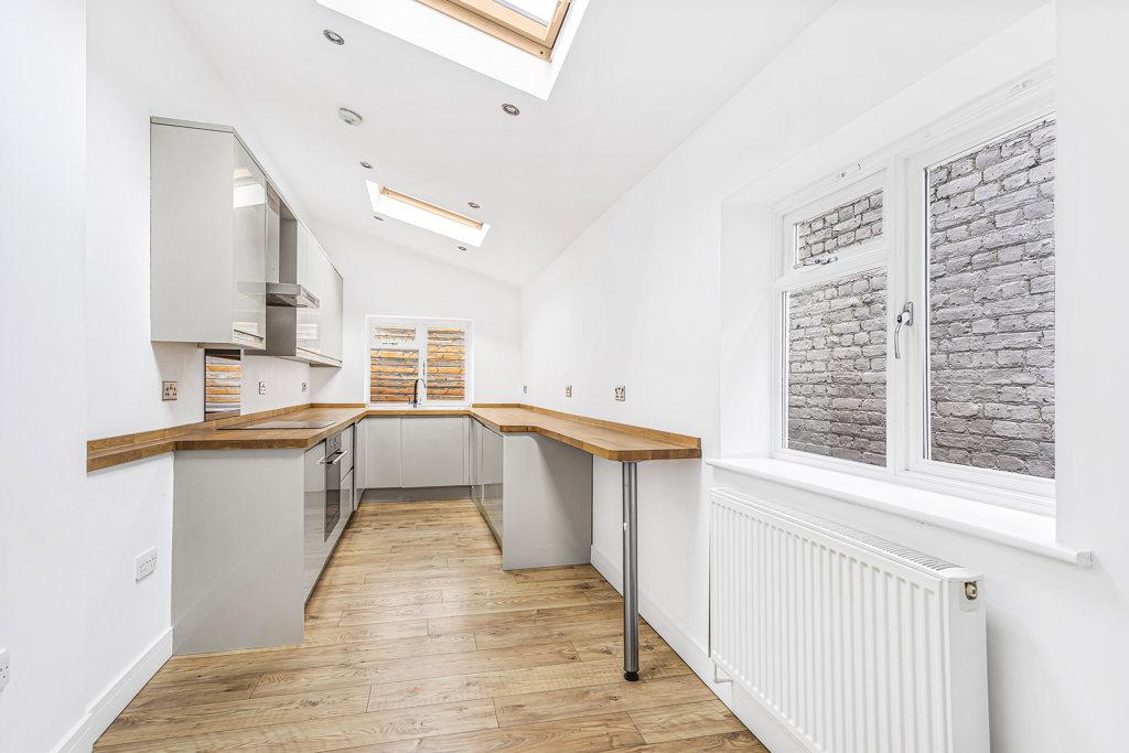 Apartment in Twickenham - View 3