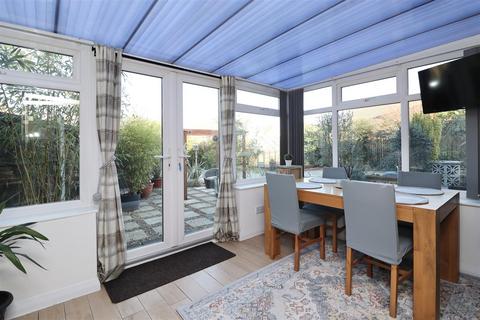 16 Fossway, Stamford Bridge, York, YO41 1DS