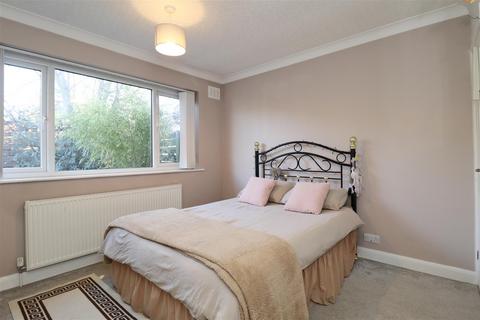 16 Fossway, Stamford Bridge, York, YO41 1DS