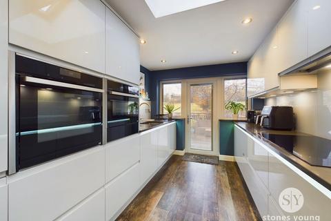 41 Warwick Drive, Clitheroe, BB7 2BG