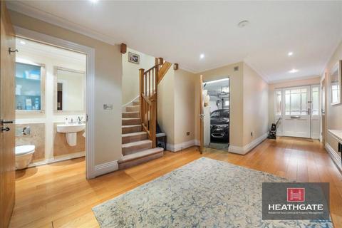36 Mountview Close, London, NW11 7HG