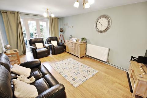 3 bedroom terraced house for sale, The Glades, East Grinstead, RH19