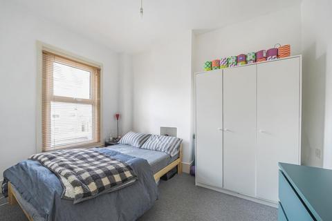 2 bedroom flat for sale, Mount View Road, Stroud Green