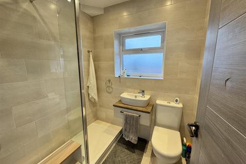 2 bedroom semi-detached house to rent, The Riddings, Birmingham B33