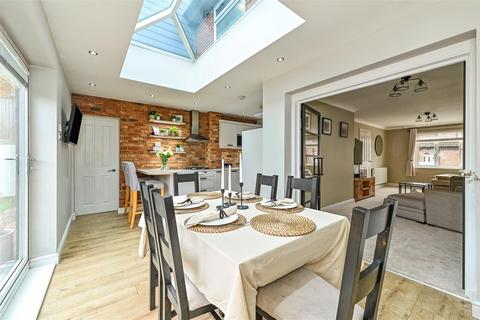 4 bedroom detached house for sale, Horndean/Clanfield Borders