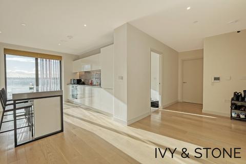 3 bedroom apartment for sale, James Cook Building, Royal Warf, London, E16