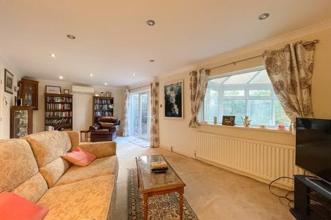 4 bedroom detached house for sale, Aintree Close, Gravesend, DA12