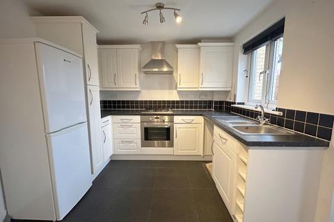 2 bedroom terraced house to rent, Kirk Way, Colchester CO4