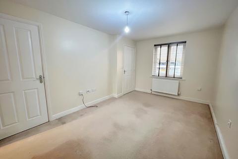 2 bedroom terraced house to rent, Kirk Way, Colchester CO4