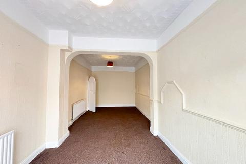 4 bedroom terraced house to rent, Clarissa Road, Romford, RM6