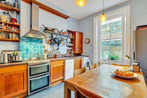 3 bedroom flat for sale, Farringdon Road, London EC1R