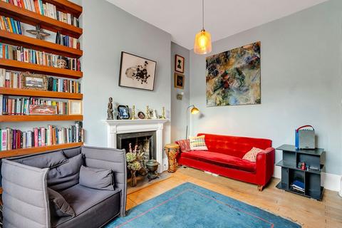 3 bedroom flat for sale, Farringdon Road, London EC1R