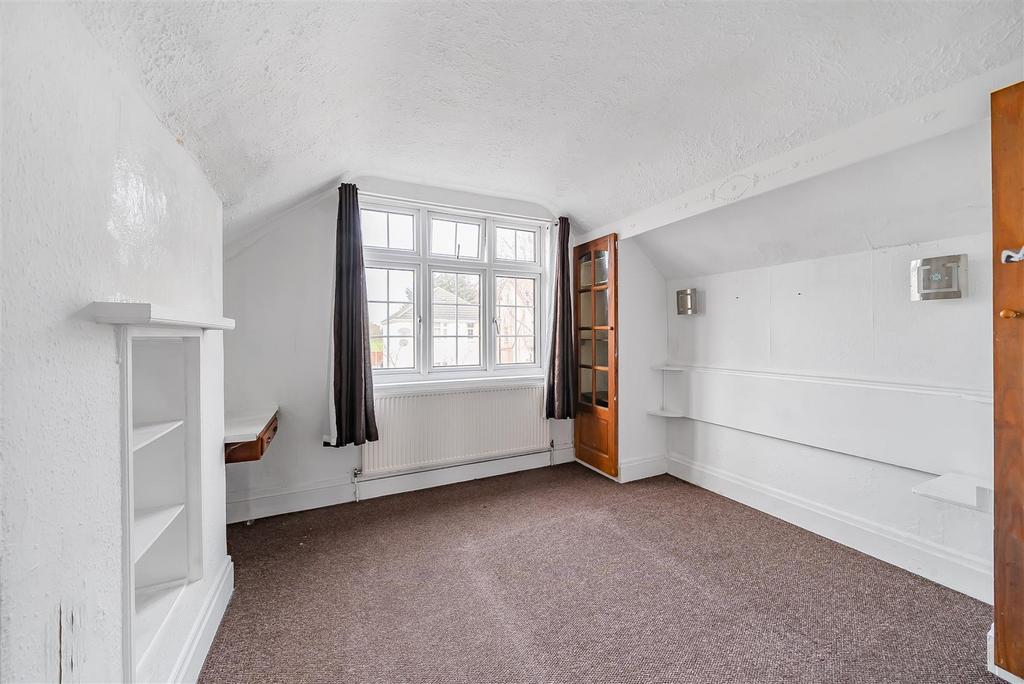 Bedroom 1.jpg